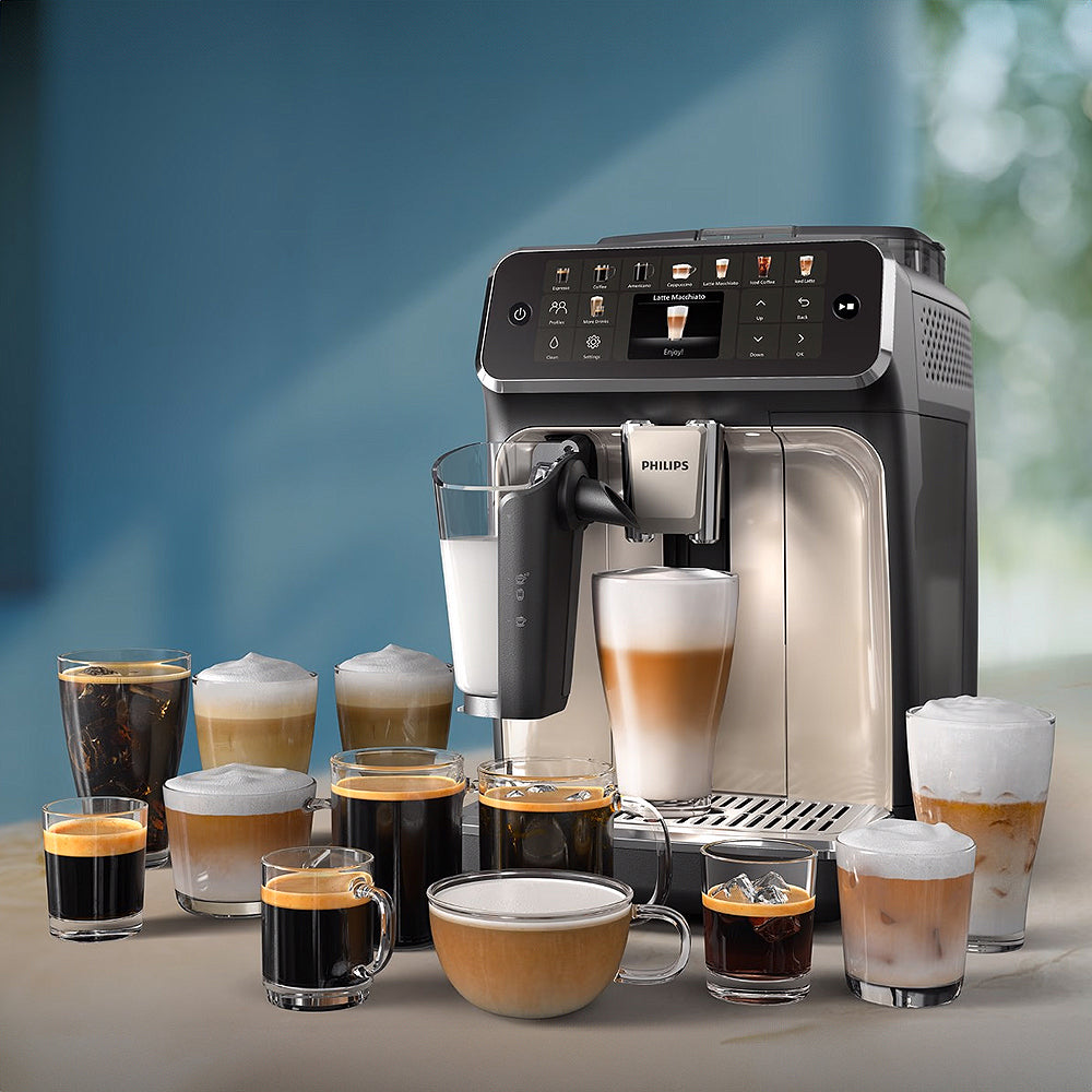 Kaffeevollautomat SilentBrew Serie 5500 EP5547/90 LatteGo 20 Kaffeespezialitäten (heiß oder eisgekühlt) - Schwarz verchromt